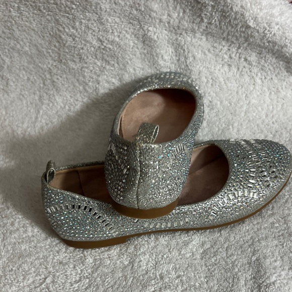 Kids Silver Glitter Ballet Flats - Picture 8 of 9